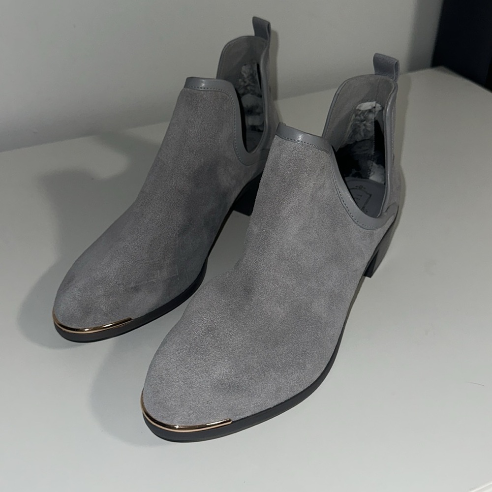 NWT Ted Baker London Twillo Suede Cutout Ankle Bootie - Picture 7 of 11